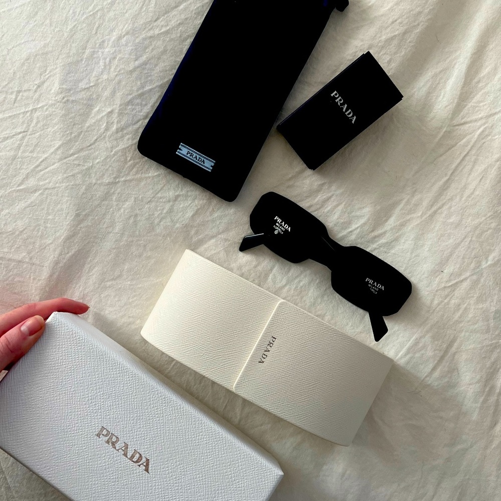 Prada Sunglasses PR 17WS